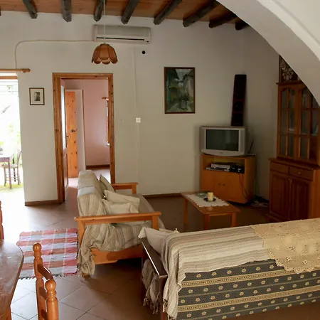Kontoyiannis House Apartment *